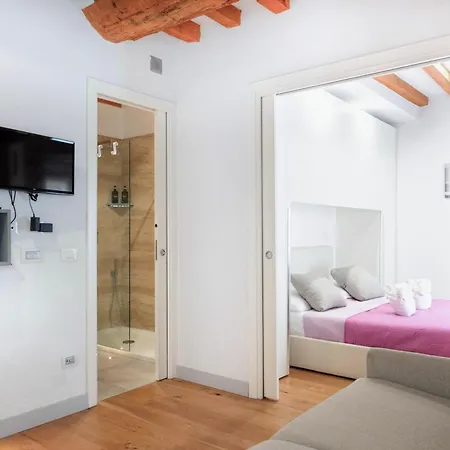 Milano Suite Home アパート *