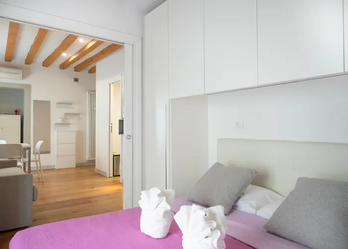 Milano Suite Home * Mediolan